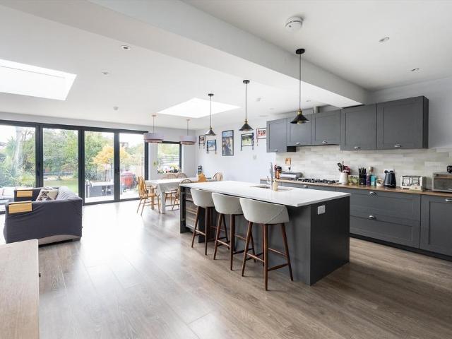 Kenley Road, London SW19 5 bed semi detached house to rent £5,000 pcm £1,154 pw