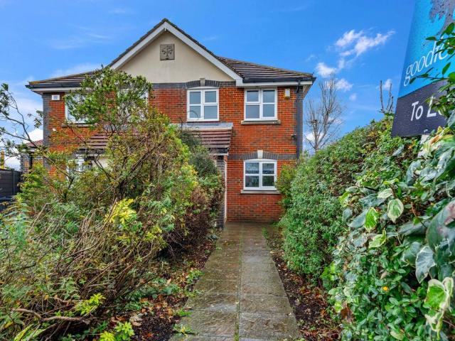 Kenley Road, London, SW19 3DW, United Kingdom | 3 bed house for rent #140228734 | Rentberry
