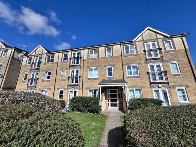 Kenmare Mews, Pontprennau, CF23 1 bed apartment to rent £950 pcm £219 pw