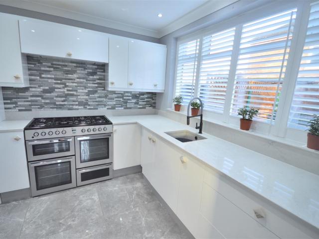 Kenmore Road, Sale, 3 bedroom, Semi Detached