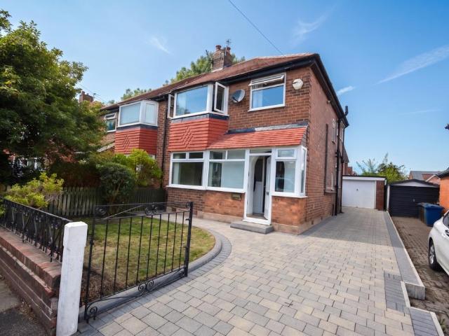 Kenmore Road, Whitefield, M45 3 bed semi detached house to rent £1,375 pcm £317 pw