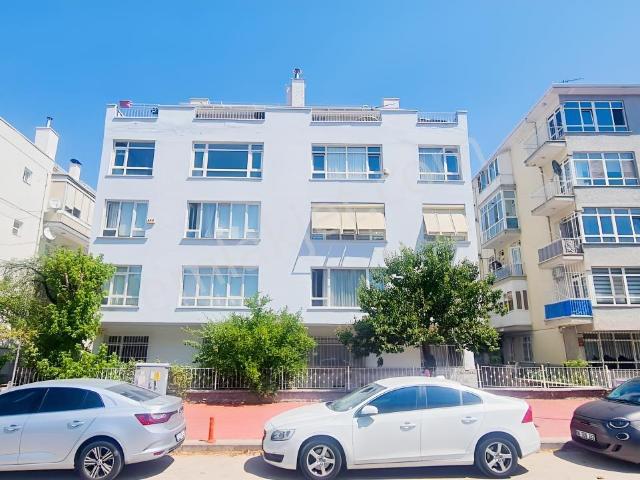 Kennedy Caddesi'nde 3,5+1 93 M² Net Ferah, Kiralık Daire
