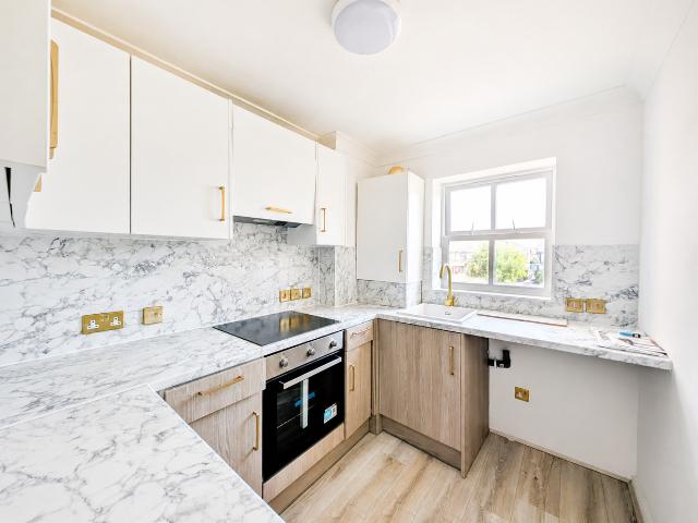 Kennet Square, Mitcham, Greater London CR4, 2 bed flat to rent, £1,950 pcm | PrimeLocation