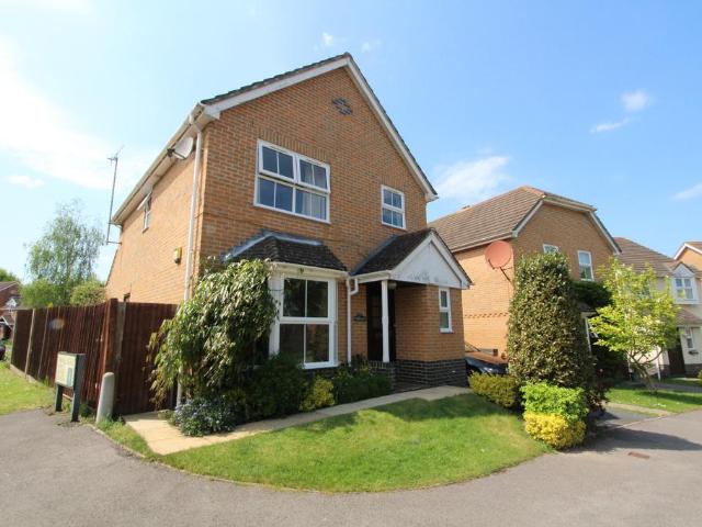 Kennet Road, Petersfield, Hampshire. 3 bed detached house to rent £1,850 pcm £427 pw