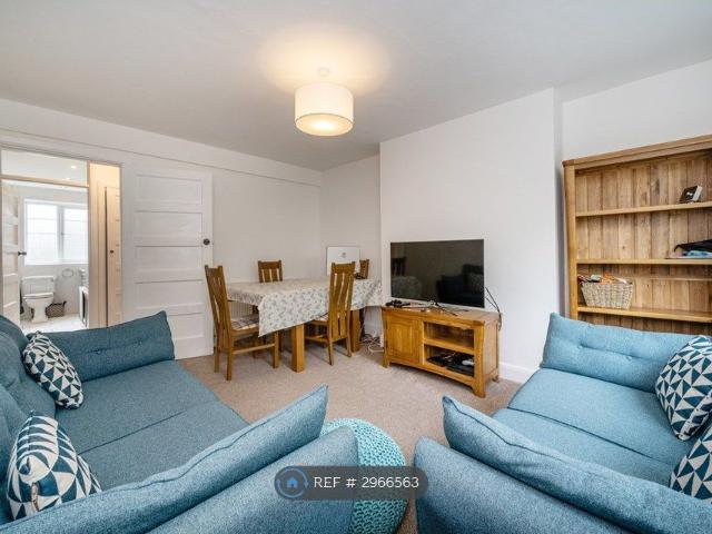 Kenneth Court, London SE11, 2 bed flat to rent, £2,500 pcm | PrimeLocation