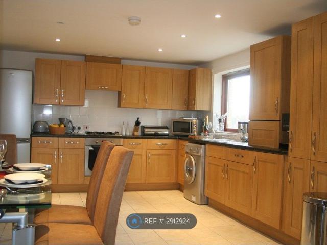 Kenninghall Road, London E5, 3 bed flat to rent, £3,400 pcm | PrimeLocation