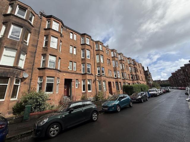Kennoway Drive, Glasgow, G11 1 bed flat to rent £925 pcm £213 pw
