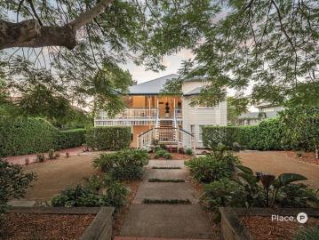'Kensington' A Grand Family Estate with City Views and Private Guest House