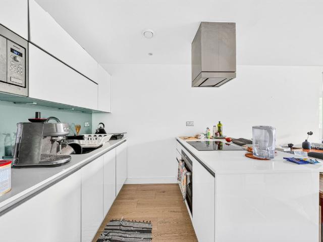 Kensington Apartments, Commercial Street E1, 2 bed flat to rent, £3,250 pcm | PrimeLocation