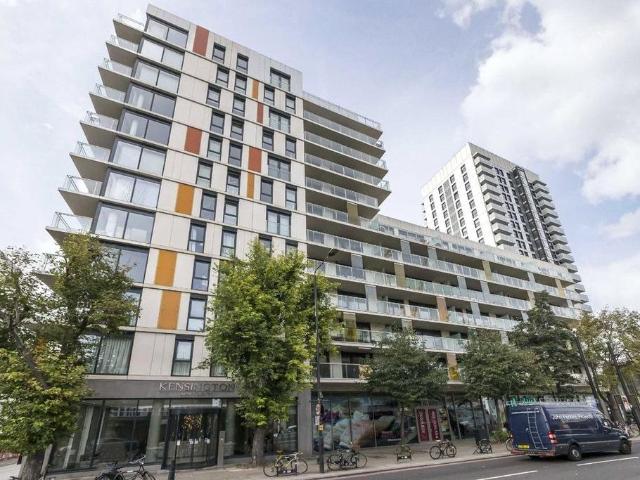Kensington Apartments, Aldgate East. 2 bed apartment to rent £3,200 pcm £738 pw