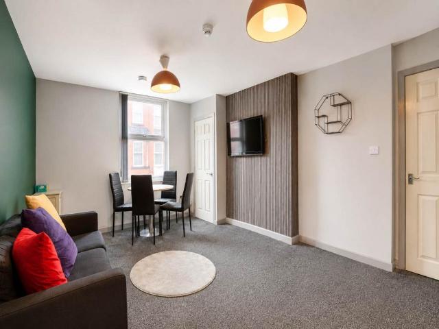 Kensington Bills Exclusive. 2 bed house share to rent £1,213 pcm £280 pw