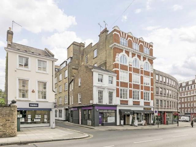 Kensington Church Street, London W8 2 bed flat to rent £3,800 pcm £877 pw