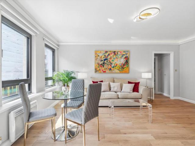 Kensington Church Street, London. 1 bed flat to rent £5,499 pcm £1,269 pw