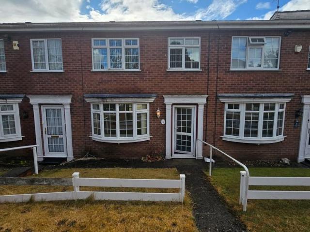 Kensington Close, Sutton in Ashfield. 3 bed terraced house to rent £900 pcm £208 pw