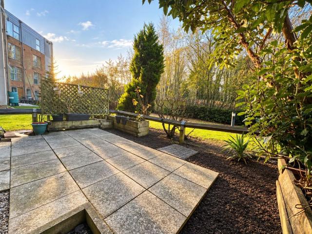 Kensington Court, Medway Road TN1, 2 bed flat to rent, £1,550 pcm | PrimeLocation