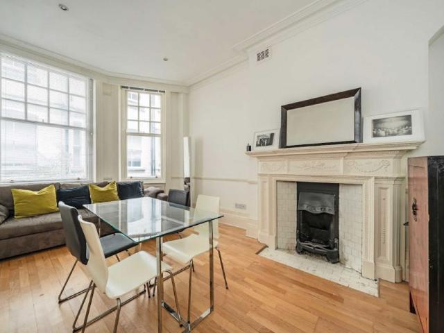 Kensington Court, Kensington W8, 1 bed flat to rent, £2,375 pcm | PrimeLocation
