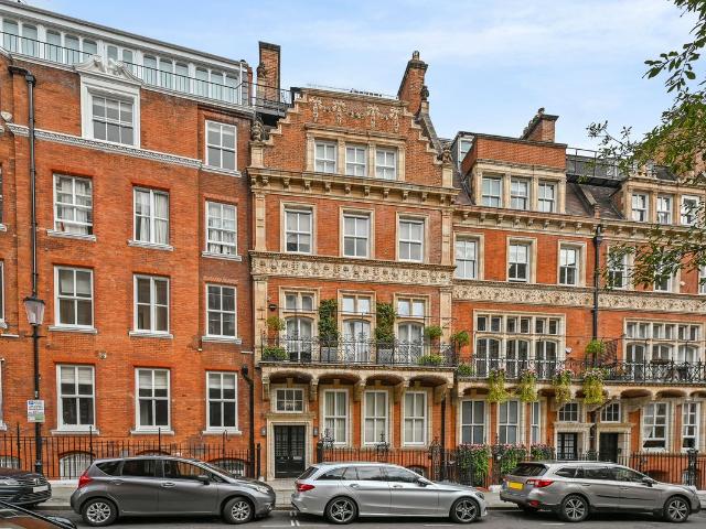 Kensington Court, London W8, Studio to rent, £2,200 pcm | PrimeLocation