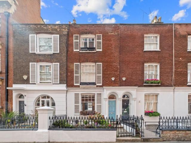 Kensington Court Place, London, W8 5 bed terraced house to rent £7,500 pcm £1,731 pw