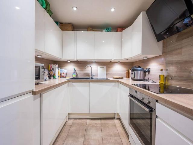 Kensington Court, Rotherhithe Street, London, SE16 5SL, United Kingdom | 2 bed apartment for rent #138472494 | Rentberry