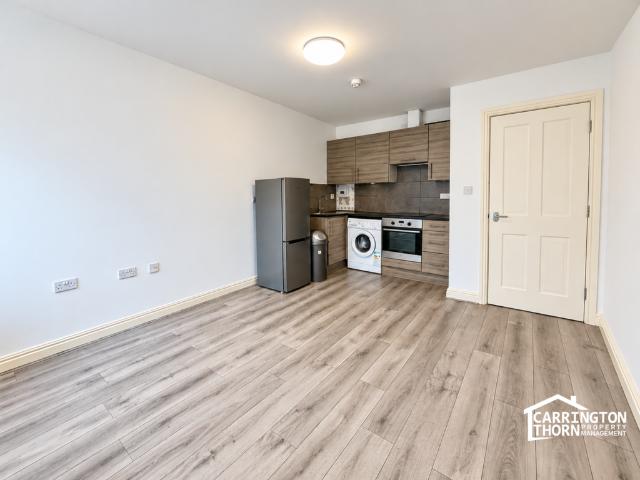 Kensington Court, Thynne Street, West. 1 bed flat to rent £775 pcm £179 pw