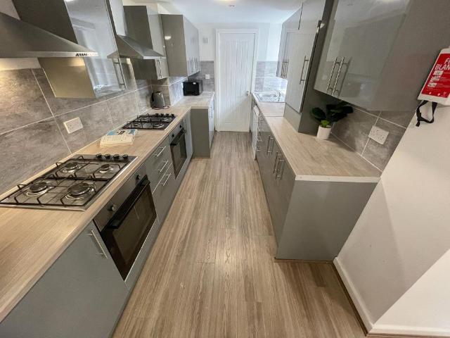 Kensington Garage, 163 Kensington, Liverpool, L7 2RF, United Kingdom | 6 bed house for rent #134703750 | Rentberry