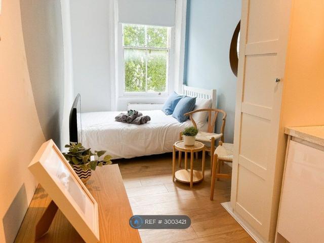 Kensington Garden Square, London W2, Studio to rent, £2,000 pcm | PrimeLocation