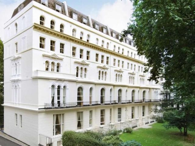 Kensington Gardens Square, Garden House, Bayswater, London W2, 2 bed flat to rent, £5,850 pcm | PrimeLocation