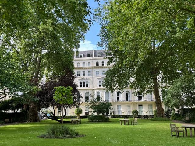 Kensington Gardens Square, London W2, 1 bed flat to rent, £2,000 pcm | PrimeLocation