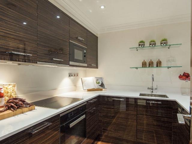 Kensington Gardens Square, London W2 2 bed apartment to rent £5,850 pcm £1,350 pw