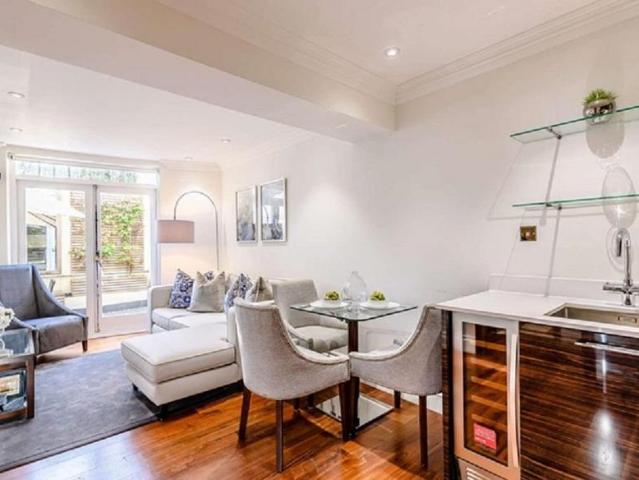 Kensington Gardens Square, W2 1 bed flat to rent £3,250 pcm £750 pw