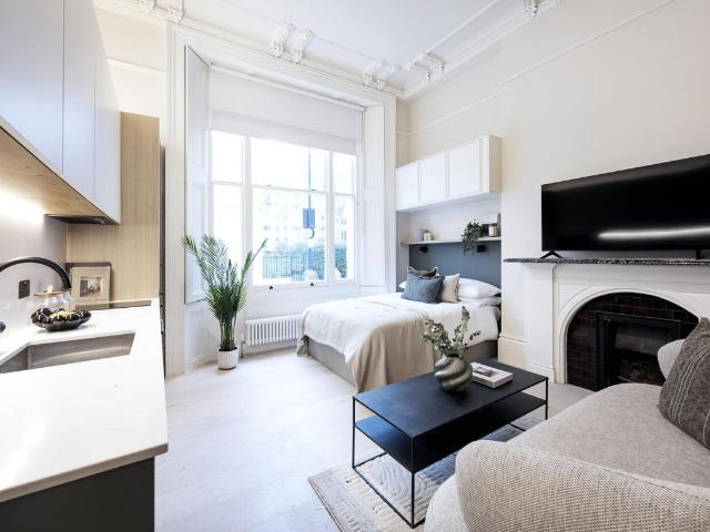Kensington Gardens Sq W2, Studio to rent, £2,300 pcm | PrimeLocation
