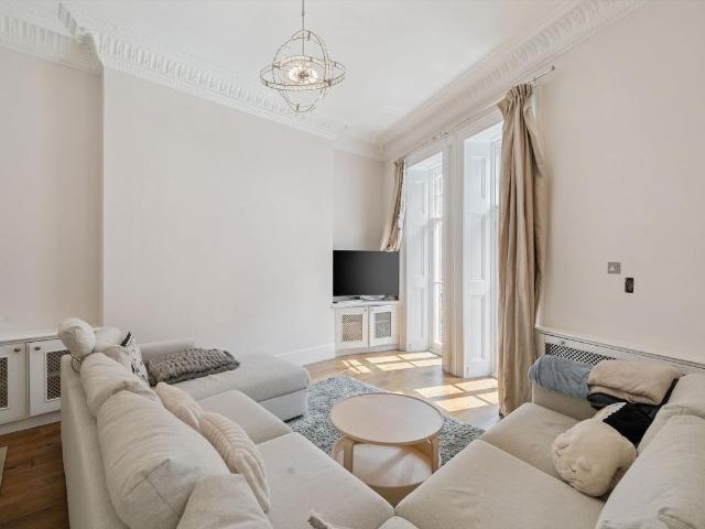 Kensington Gore, London SW7, 3 bed flat to rent, £7,778 pcm | PrimeLocation