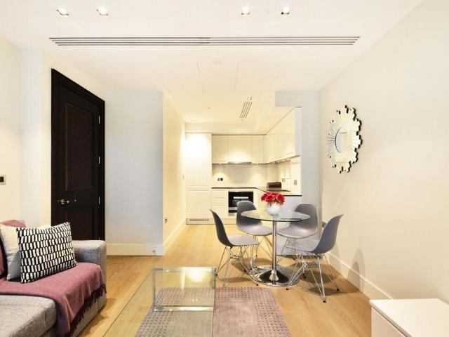 Kensington High Street, High Street. 1 bed flat to rent £5,200 pcm £1,200 pw