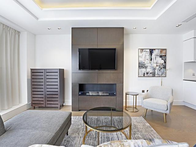 Kensington High Street London W14 3 bed flat to rent £6,500 pcm £1,500 pw