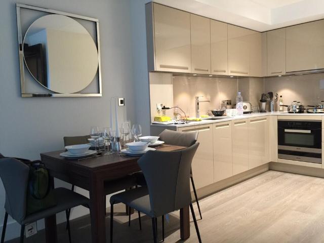 Kensington High Street, London W14 1 bed apartment to rent £3,142 pcm £725 pw