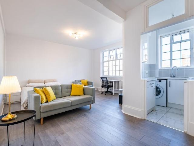 Kensington High Street London W14 Studio to rent £2,200 pcm £508 pw
