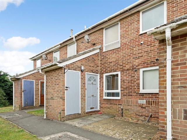 Kensington Road, Chichester 1 bed apartment to rent £995 pcm £230 pw
