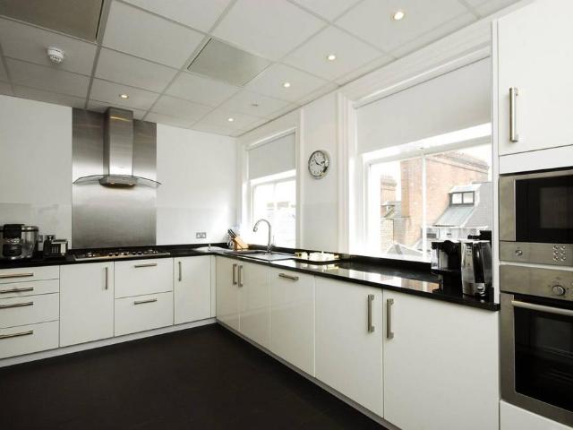 Kensington Road, Kensington, London, W8 5 bed flat to rent £31,200 pcm £7,200 pw