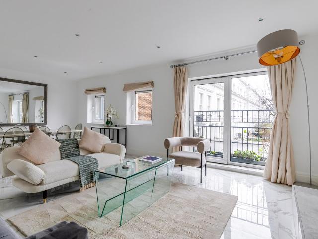 Kensington SW10, 2 bed flat to rent, £5,600 pcm | PrimeLocation