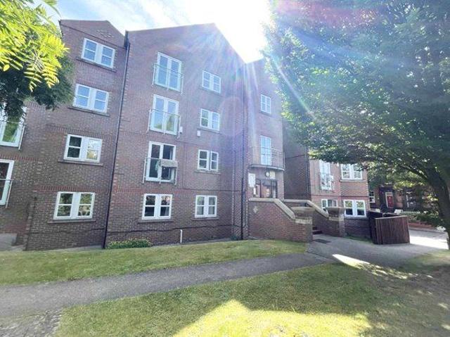 Kensington Terrace, Hyde Park, Leeds LS6, 2 bed flat to rent, £1,050 pcm | PrimeLocation