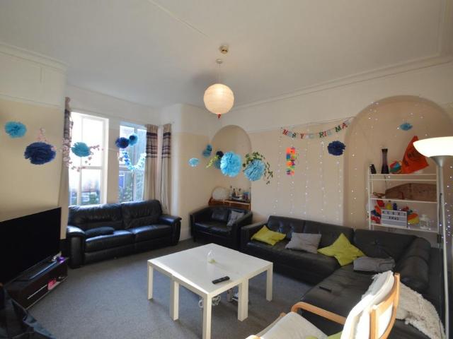 Kensington Terrace, Leeds LS6 8 bed terraced house to rent £4,922 pcm £1,136 pw