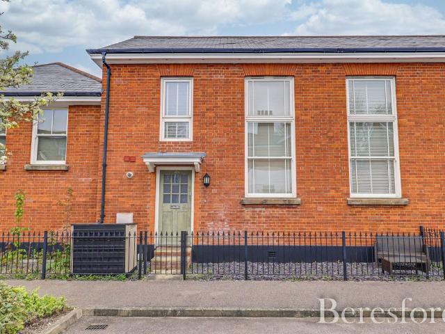 Kensington Way CM14, 2 bed flat to rent, £2,000 pcm | PrimeLocation