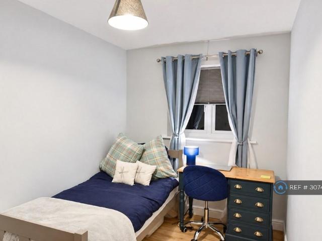 Kensington Way, Polegate, East. 1 bed in a flat share to rent £545 pcm £126 pw