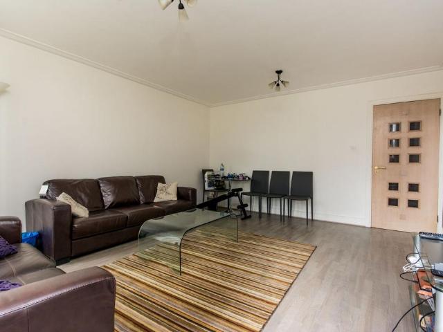 Kensington west, High Street. 1 bed flat to rent £2,600 pcm £600 pw