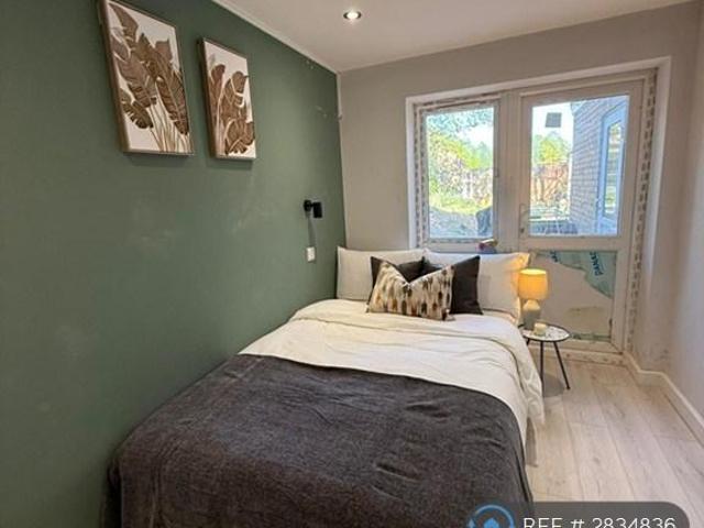Keats Way, West Drayton, UB7 Studio to rent £1,000 pcm £231 pw