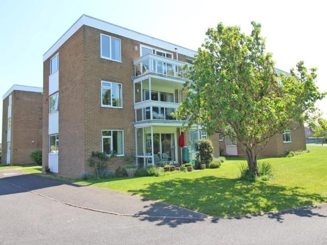 Keats Avenue, Milford On Sea, Lymington, Hampshire SO41, 2 bed flat to rent, £1,350 pcm | PrimeLocation