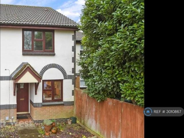 Keats Avenue, Redhill, RH1 2 bed terraced house to rent £1,850 pcm £427 pw