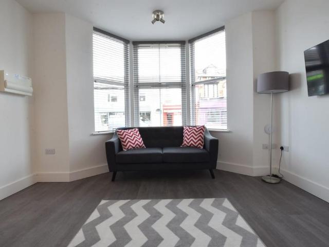 Kean Villa Nantwich Road Crewe CW2 1 bed flat to rent £750 pcm £173 pw