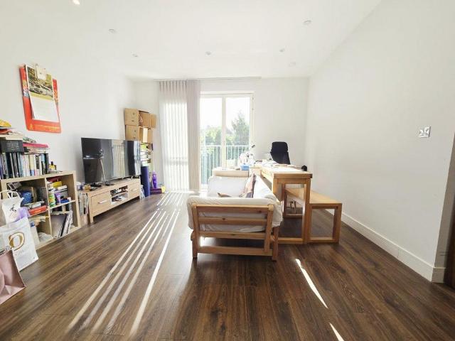 Keash House, Aldenham Road, WD19 1 bed flat to rent £1,450 pcm £335 pw