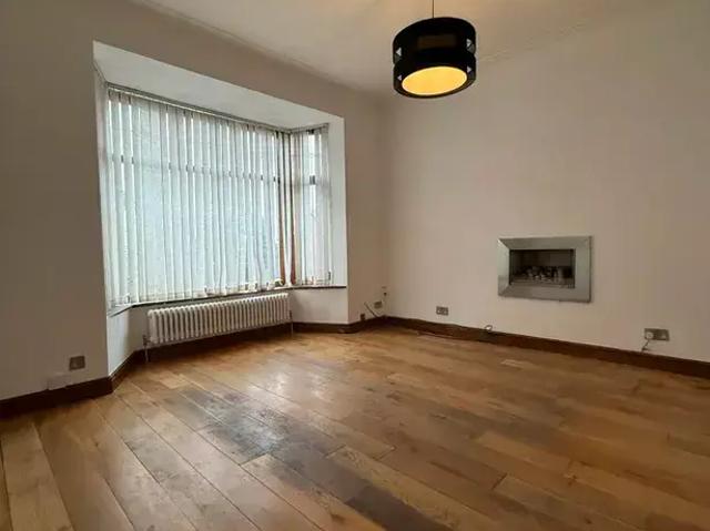 Keble Avenue, Oldham OL8 2 bed terraced house to rent £1,395 pcm £322 pw